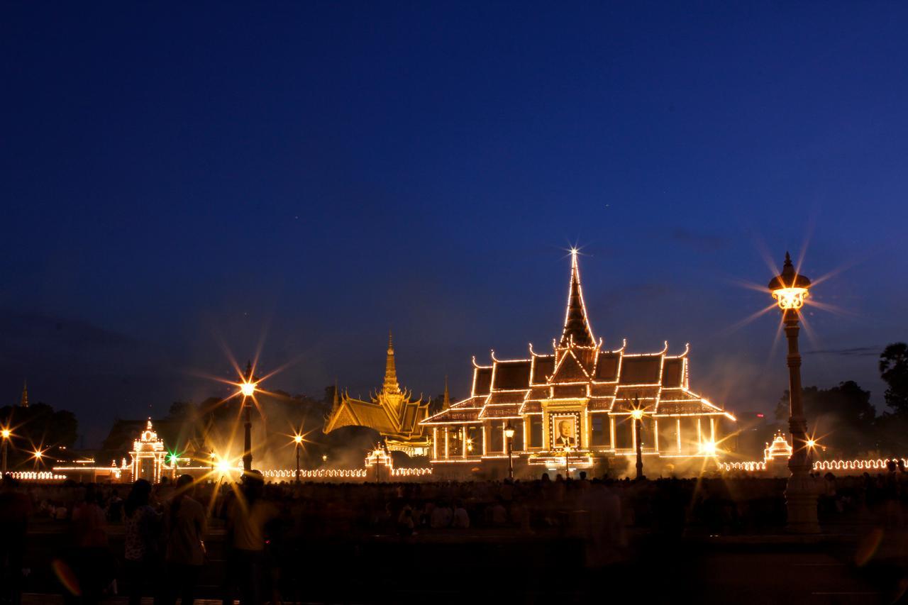 Rs II Guesthouse Phnom Penh Exteriör bild